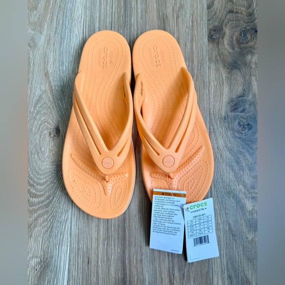 Crocs Women's Bayaband Flip Cantaloupe Size 11 NWT - Picture 1 of 3